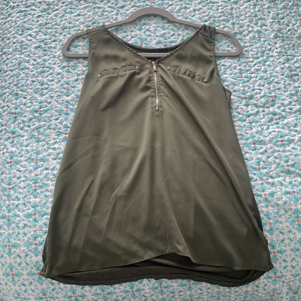 Fortune + ivy size M olive green tank top with zipper detail